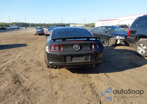 2013 Ford Mustang V6 Premium z USA, uszkodzony, nr VIN 1ZVBP8AM5D5200513
